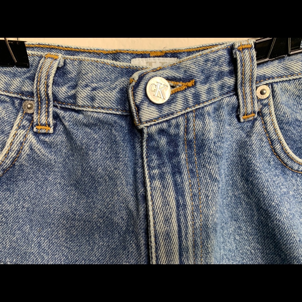 Distressed shorts - Picture 5 of 6